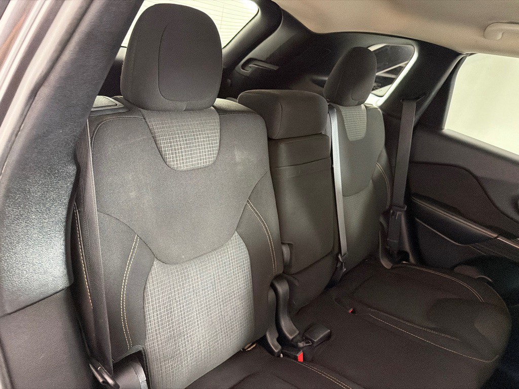 2017 Jeep Cherokee Image 22