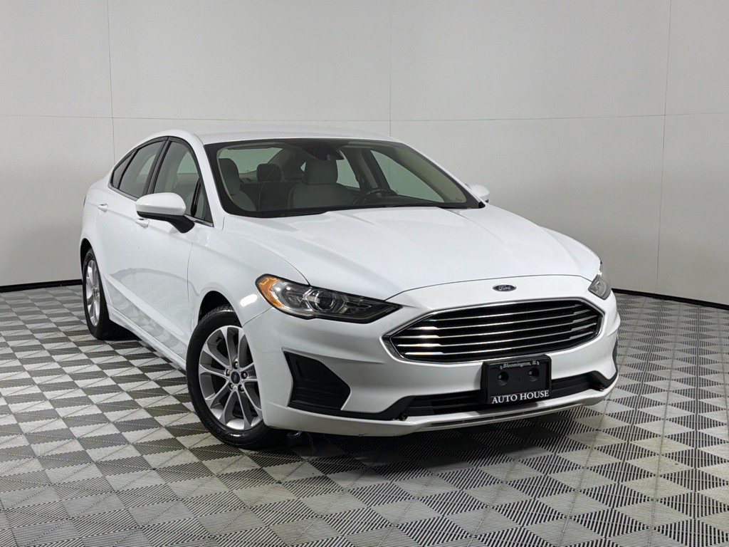 2020 Ford Fusion Image 2