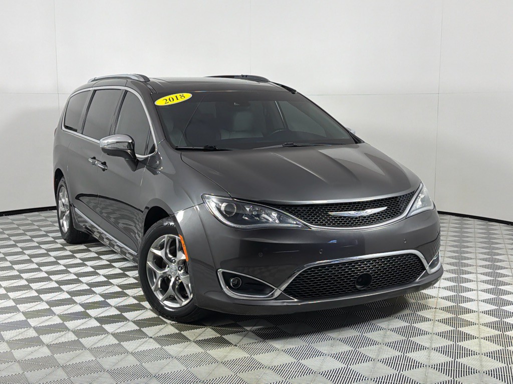 2018 Chrysler Pacifica Image 2