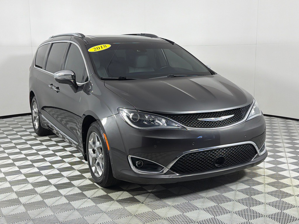2018 Chrysler Pacifica Image 3