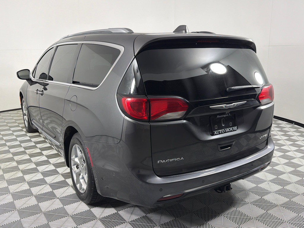 2018 Chrysler Pacifica Image 7