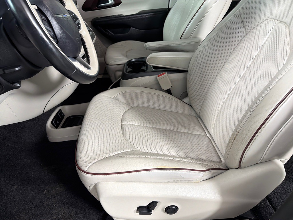 2018 Chrysler Pacifica Image 12