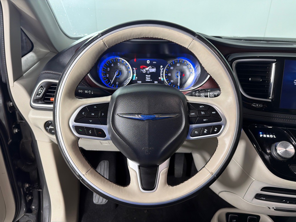 2018 Chrysler Pacifica Image 16