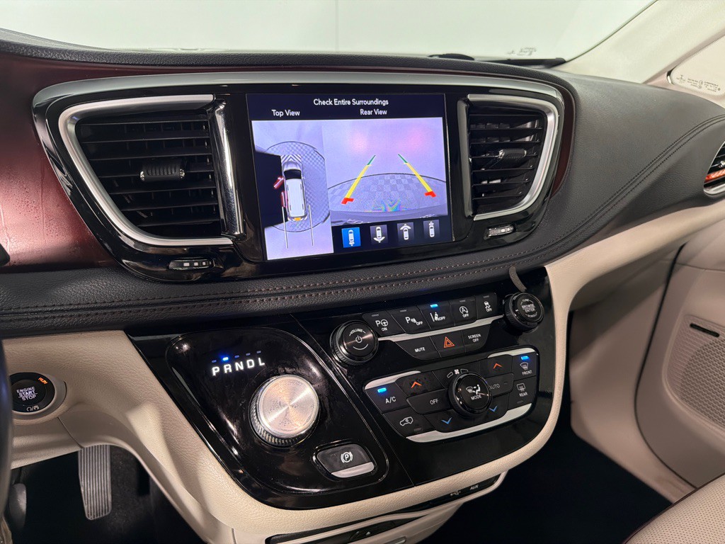2018 Chrysler Pacifica Image 18