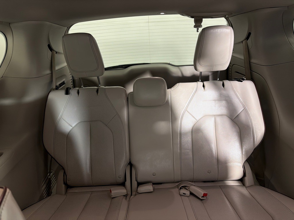 2018 Chrysler Pacifica Image 22