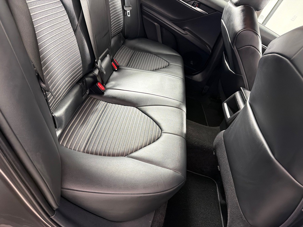2021 Toyota Camry Image 21