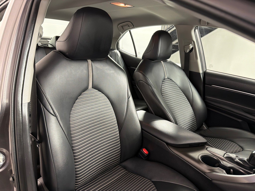 2021 Toyota Camry Image 24