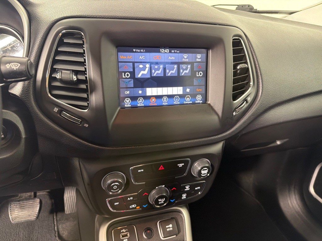 2019 Jeep Compass Image 13