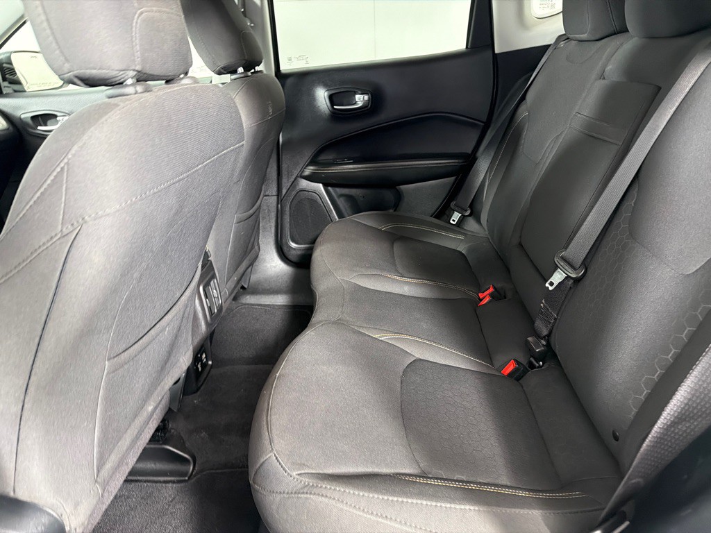 2019 Jeep Compass Image 16