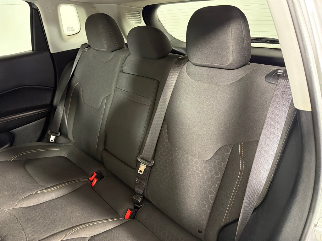 2019 Jeep Compass Image 17