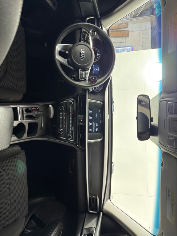 2019 Kia Optima Image 23