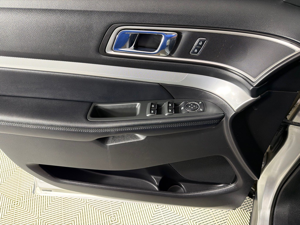 2017 Ford Explorer Image 11
