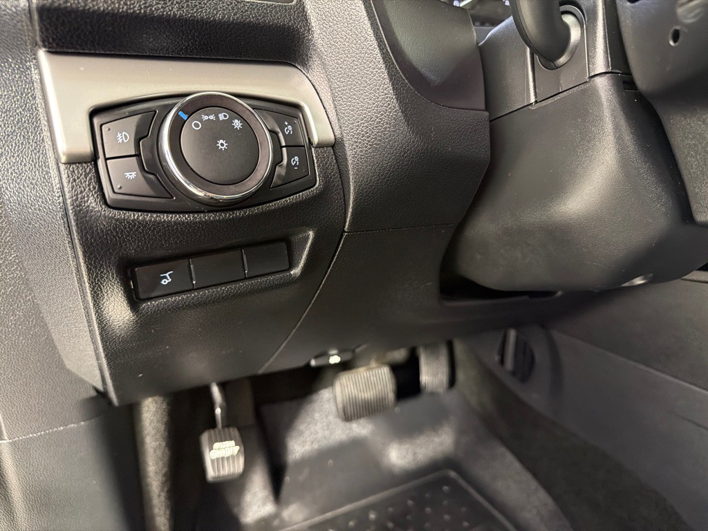 2017 Ford Explorer Image 14