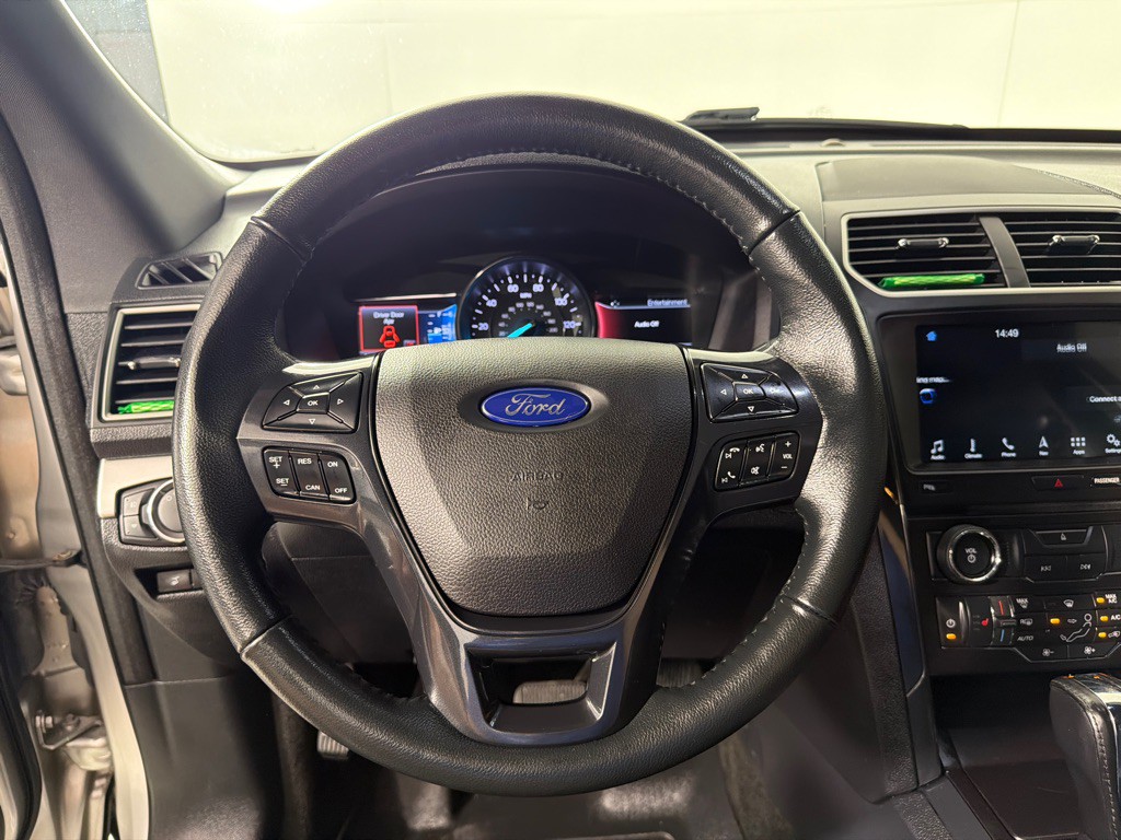 2017 Ford Explorer Image 15