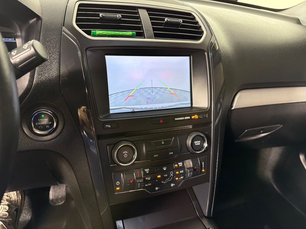 2017 Ford Explorer Image 17