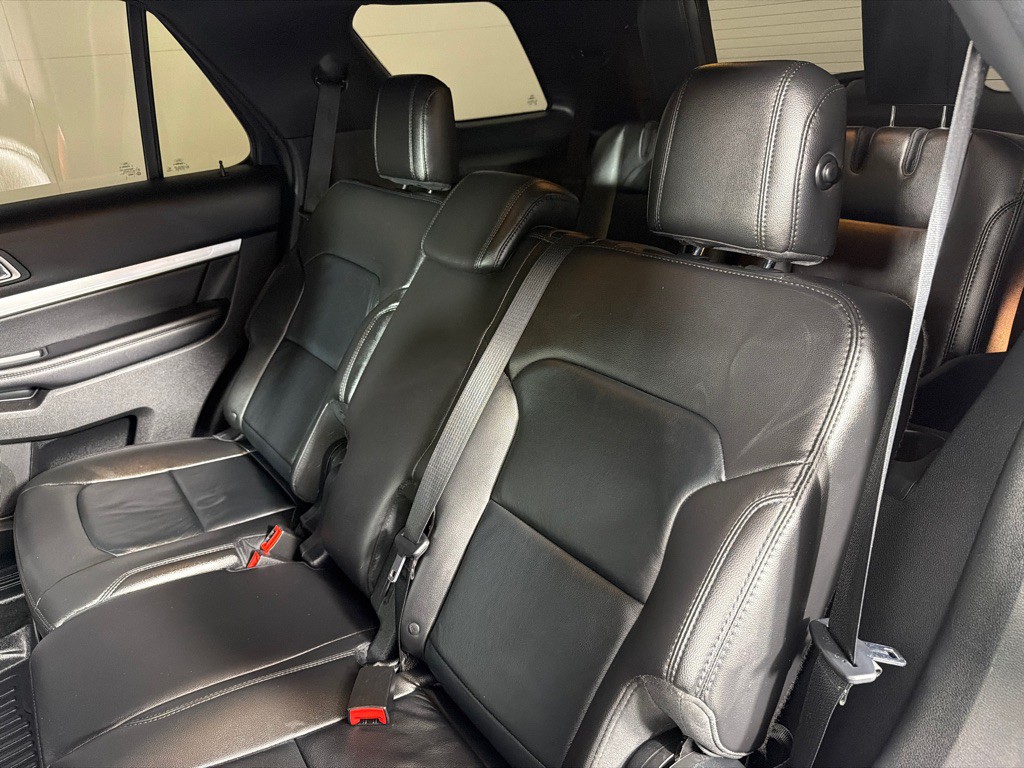 2017 Ford Explorer Image 20