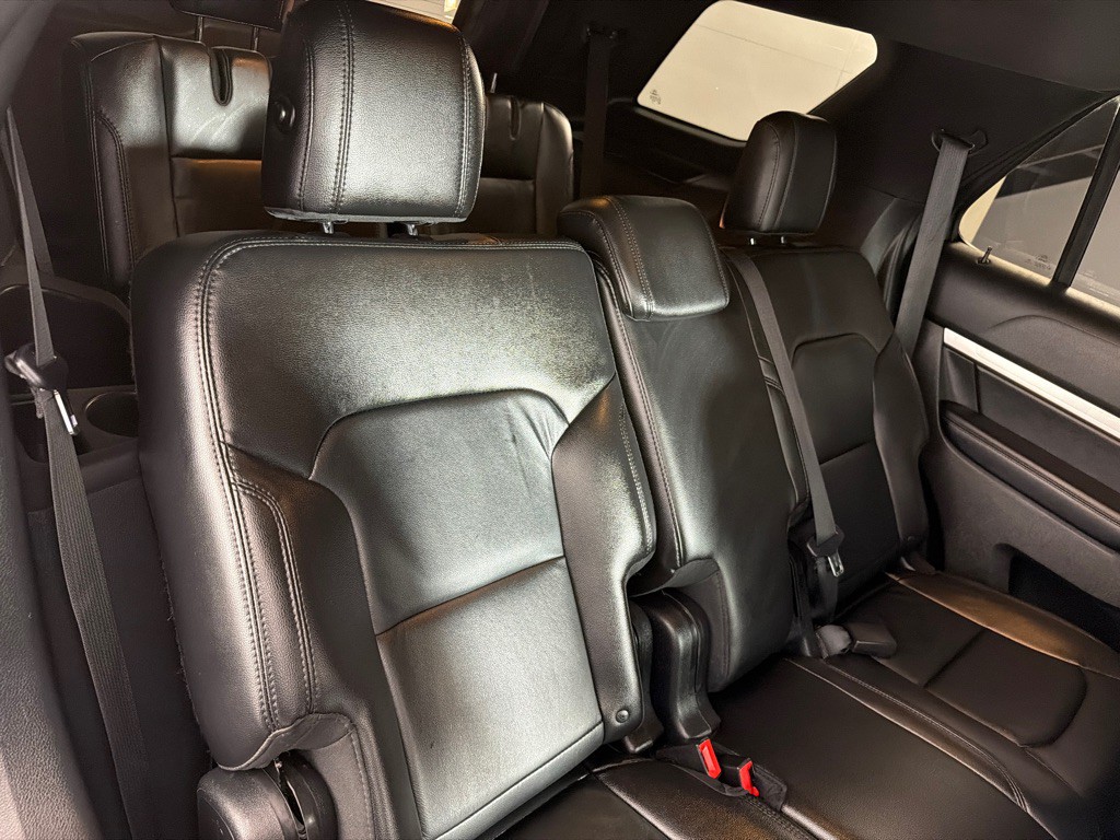 2017 Ford Explorer Image 24
