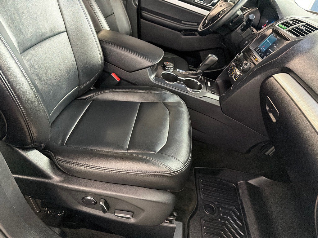 2017 Ford Explorer Image 25