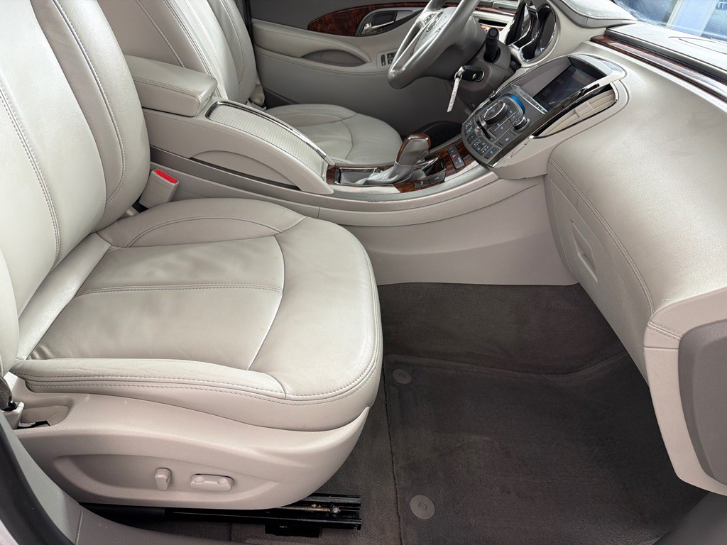 2013 Buick Lacrosse Image 21