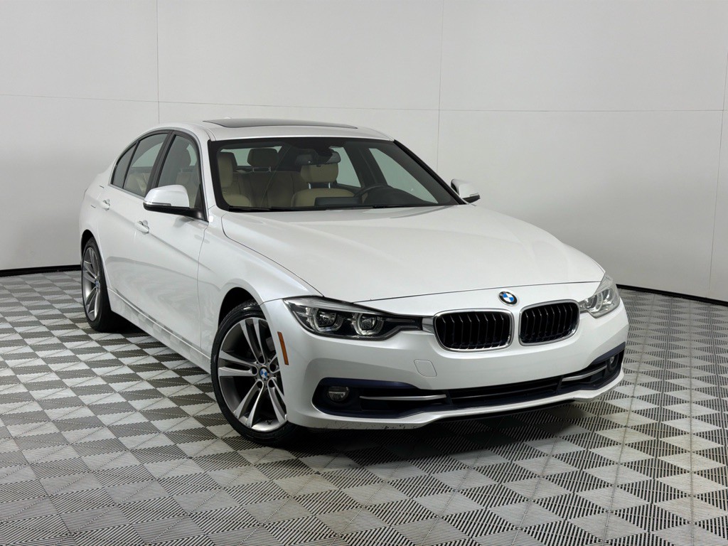 2018 BMW 3 Series Image 2