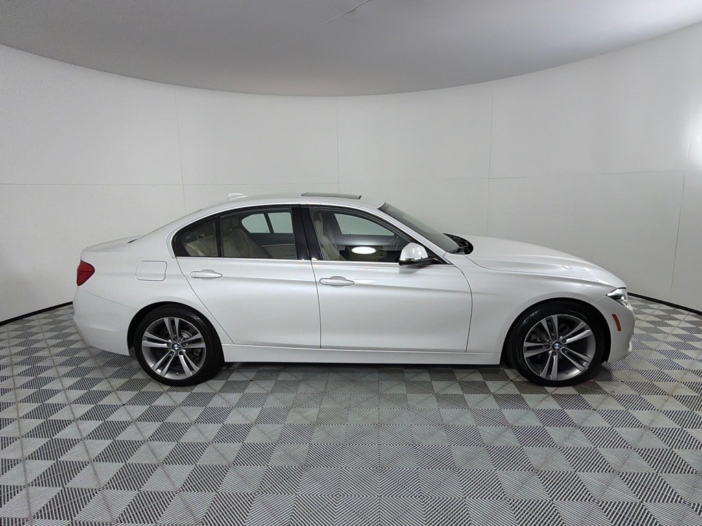2018 BMW 3 Series Image 4