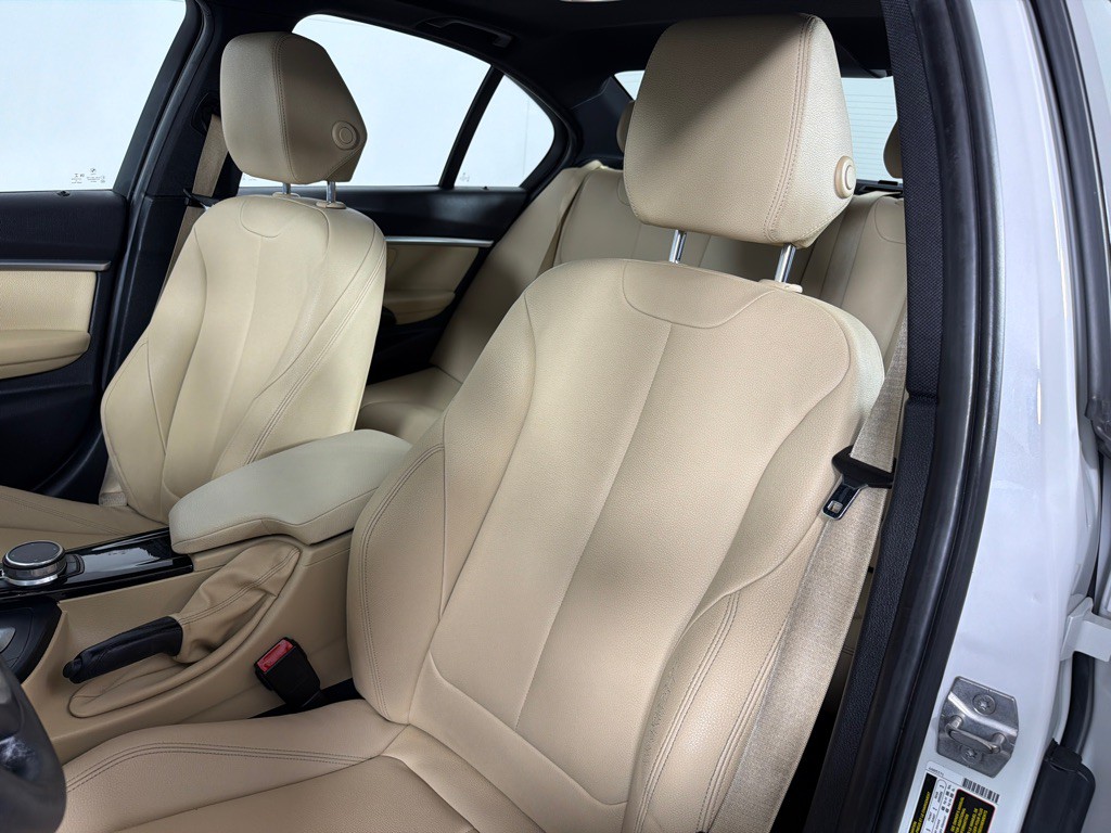 2018 BMW 3 Series Image 12