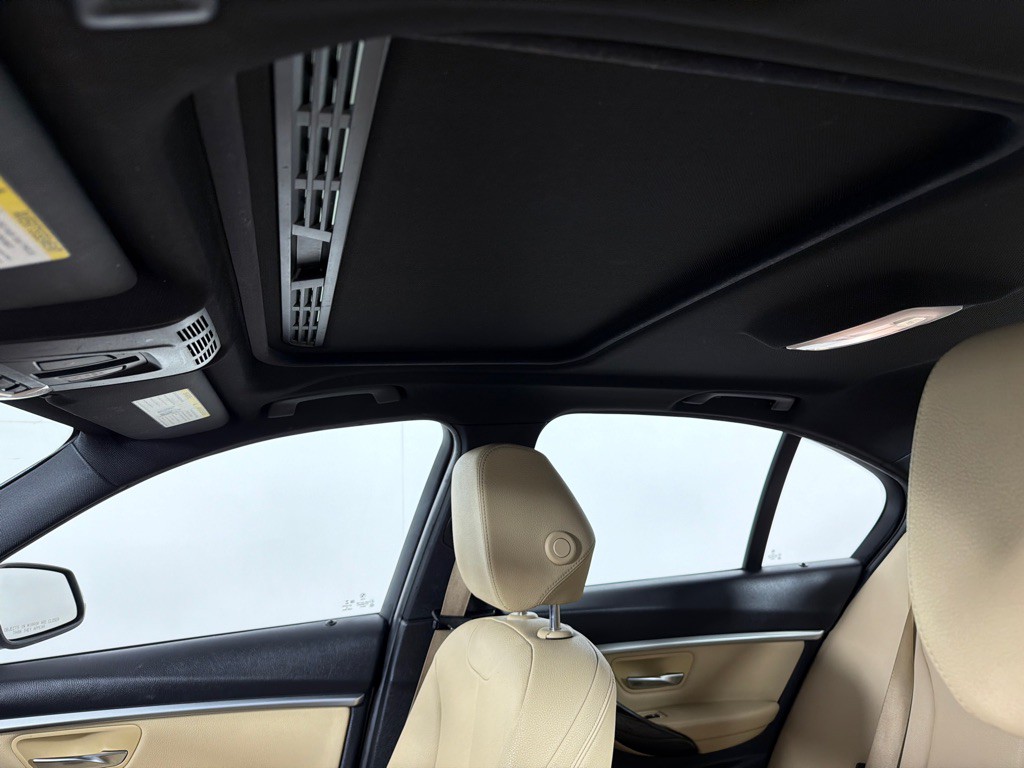 2018 BMW 3 Series Image 13