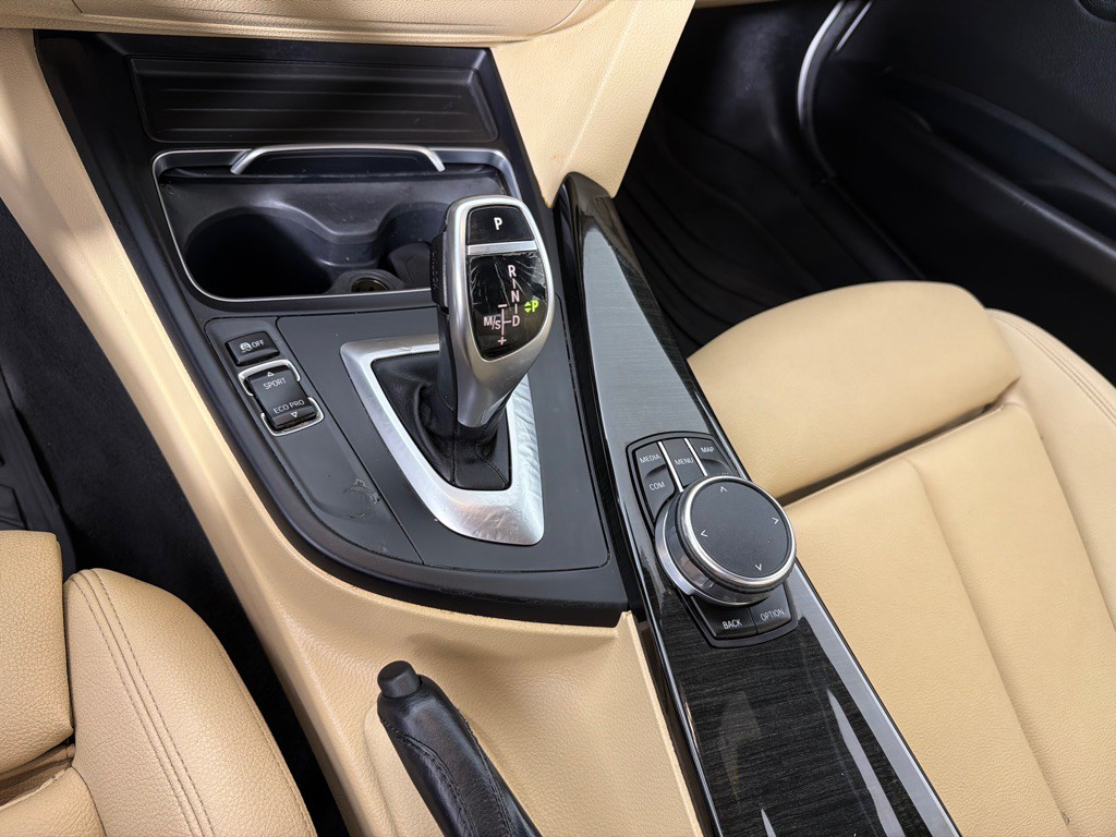 2018 BMW 3 Series Image 18