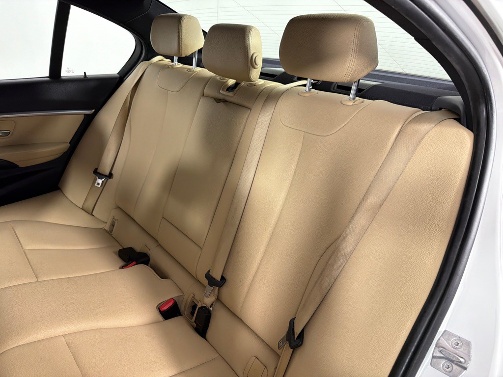 2018 BMW 3 Series Image 20