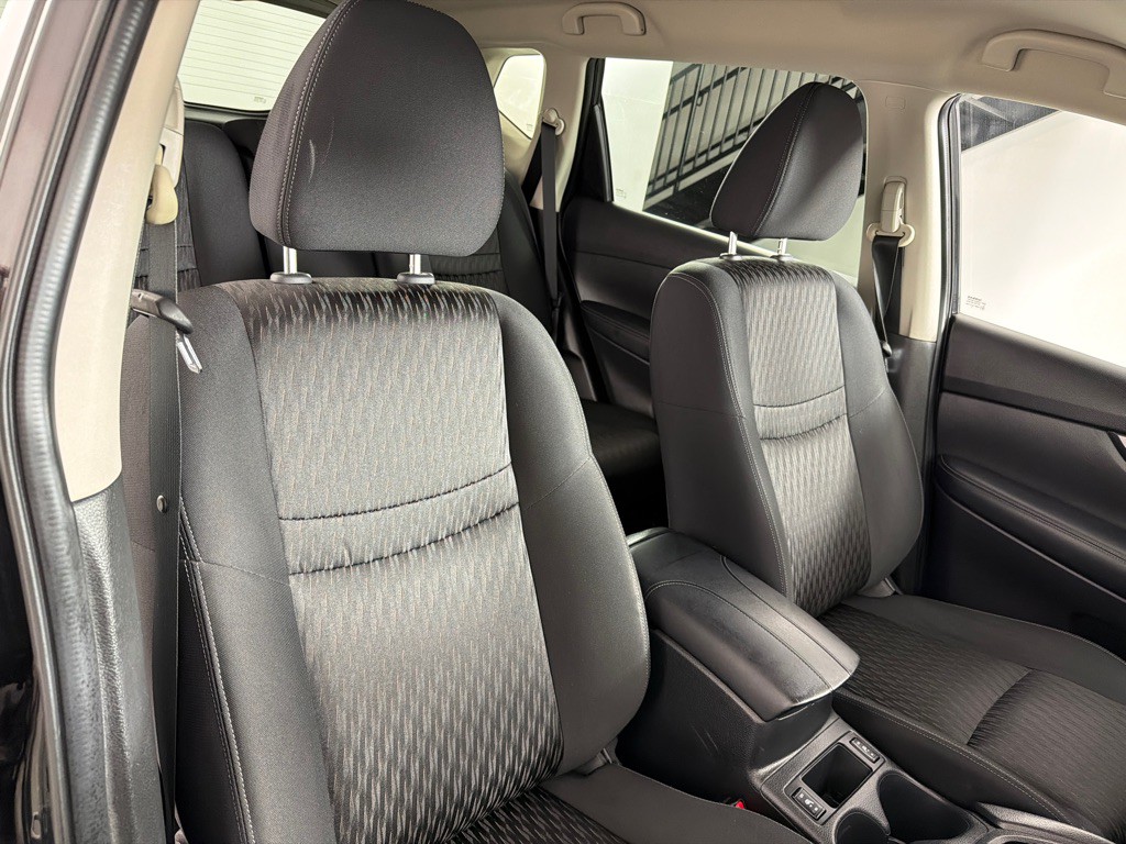 2020 Nissan Rogue Image 24