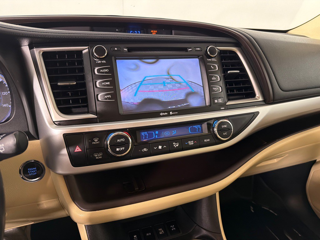 2015 Toyota Highlander Image 15