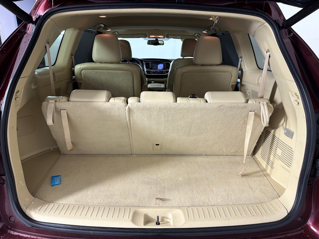 2015 Toyota Highlander Image 21