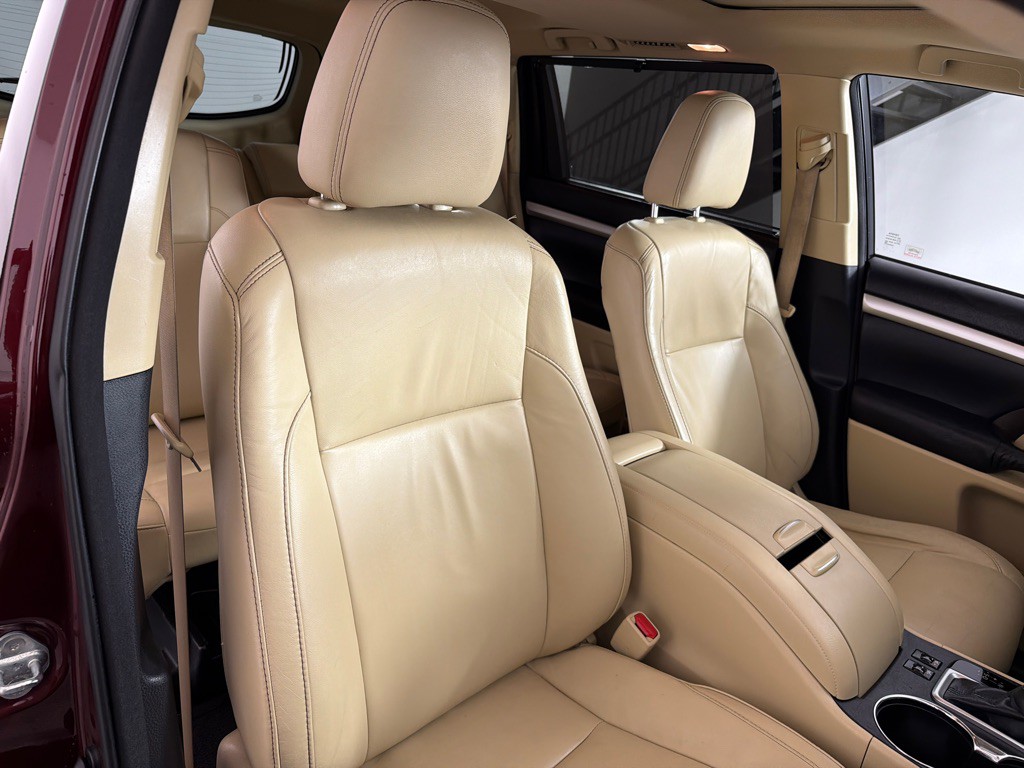 2015 Toyota Highlander Image 25