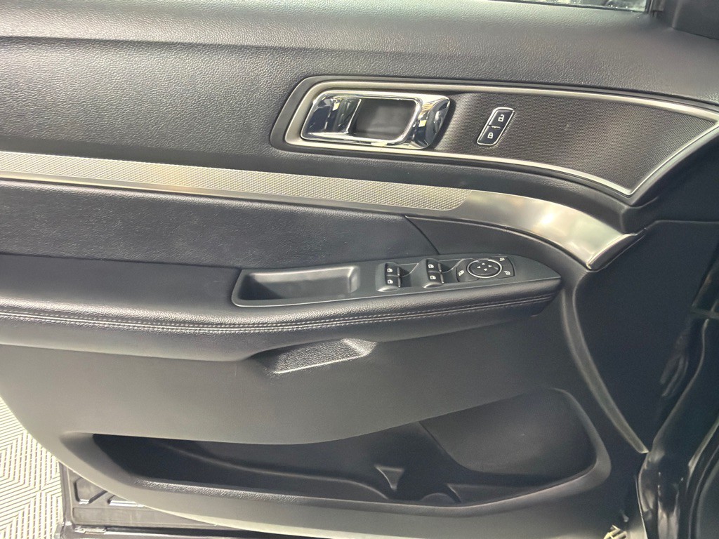 2018 Ford Explorer Image 11