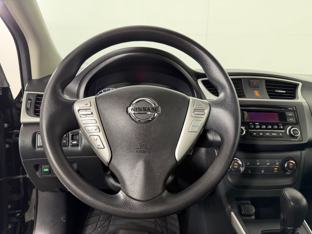 2016 Nissan Sentra Image 13