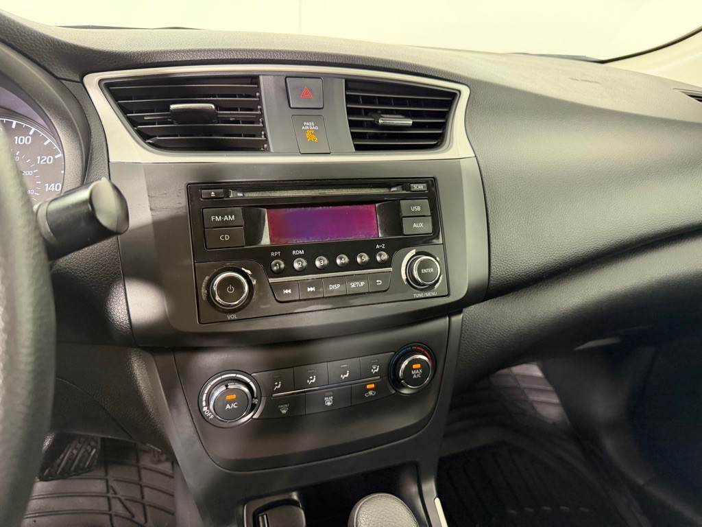 2016 Nissan Sentra Image 14