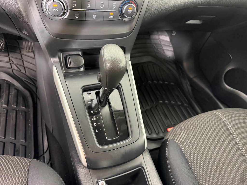 2016 Nissan Sentra Image 15