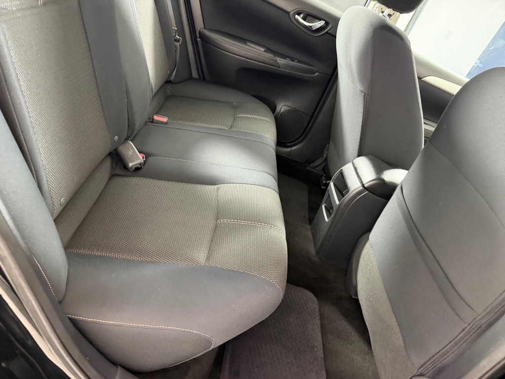 2016 Nissan Sentra Image 18