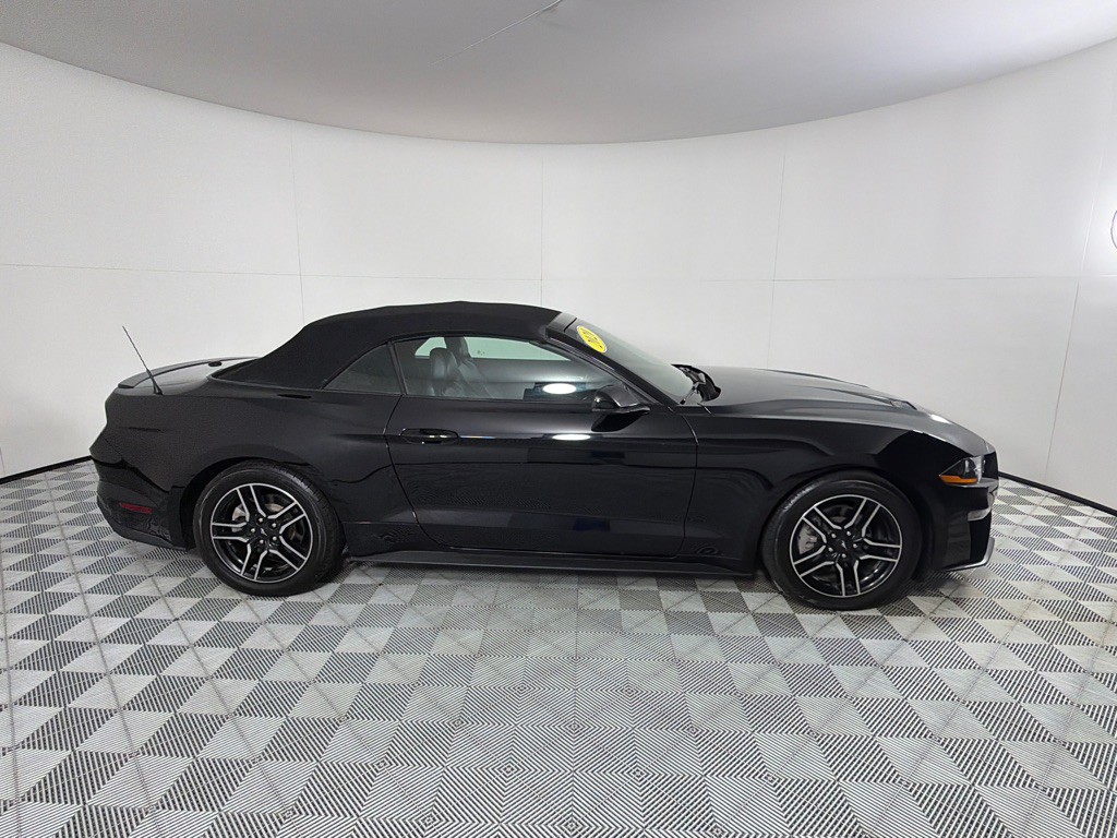 2020 Ford Mustang Image 13