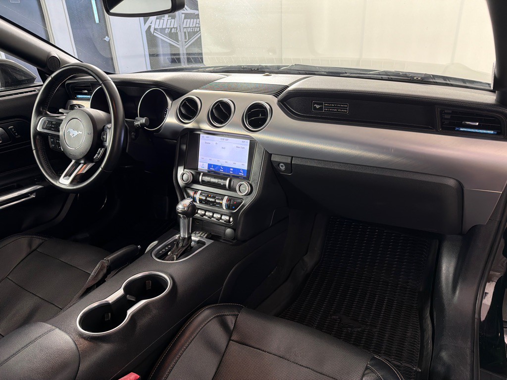2020 Ford Mustang Image 32