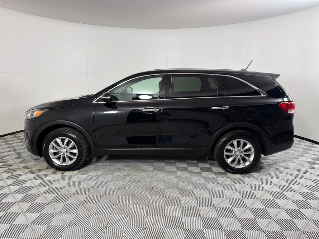 2016 Kia Sorento Image 8