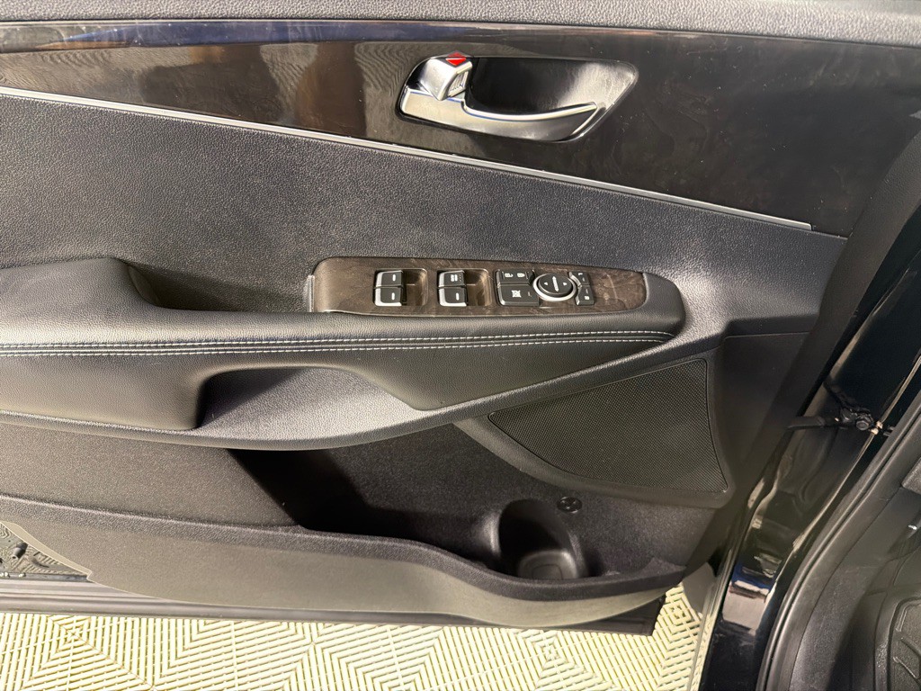 2016 Kia Sorento Image 10