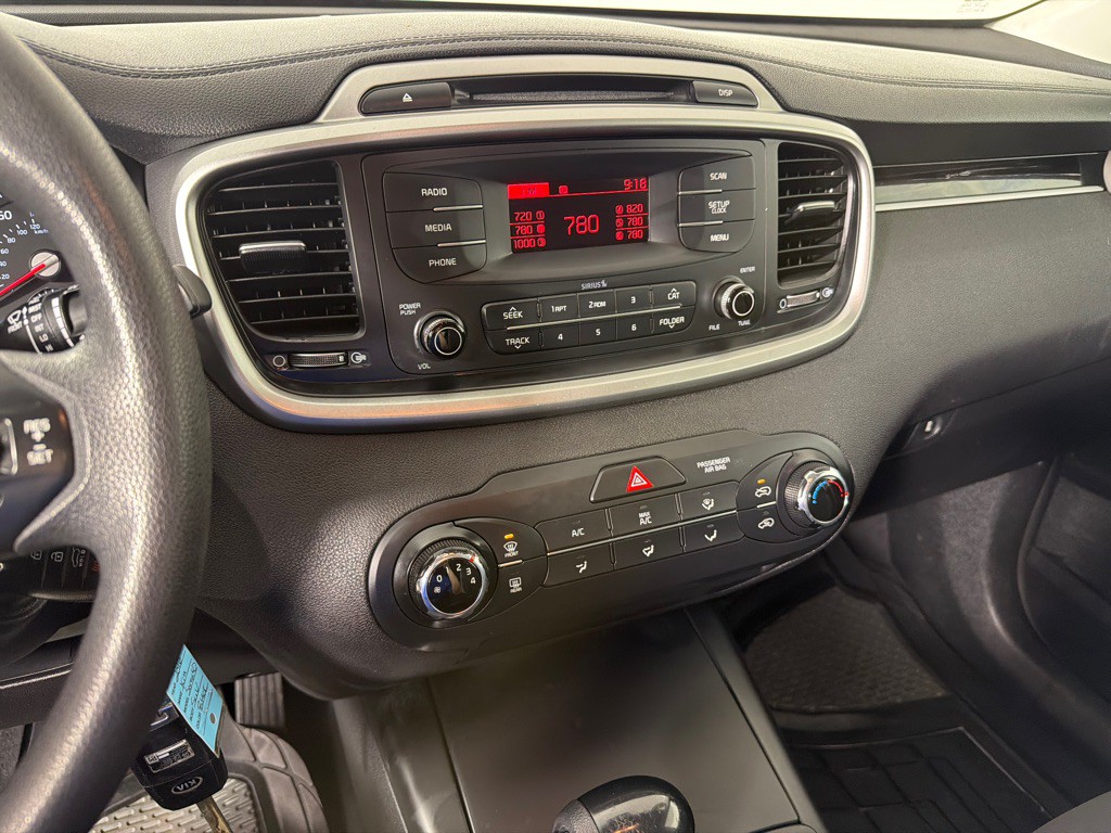 2016 Kia Sorento Image 15