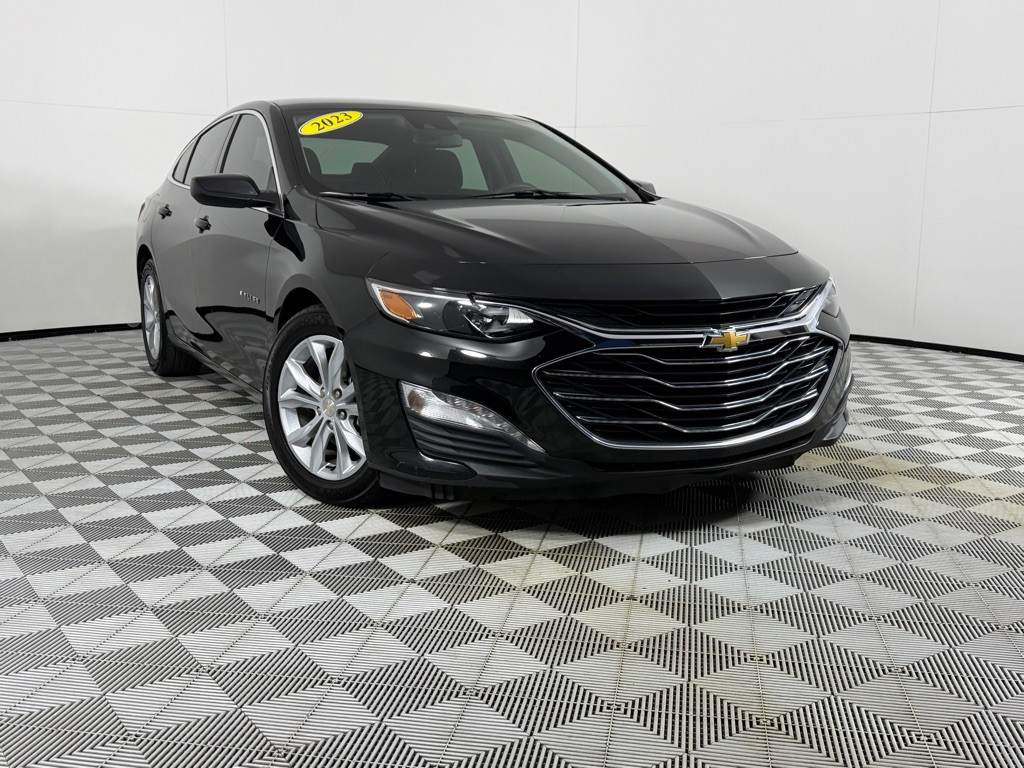 2023 Chevrolet Malibu Image 2