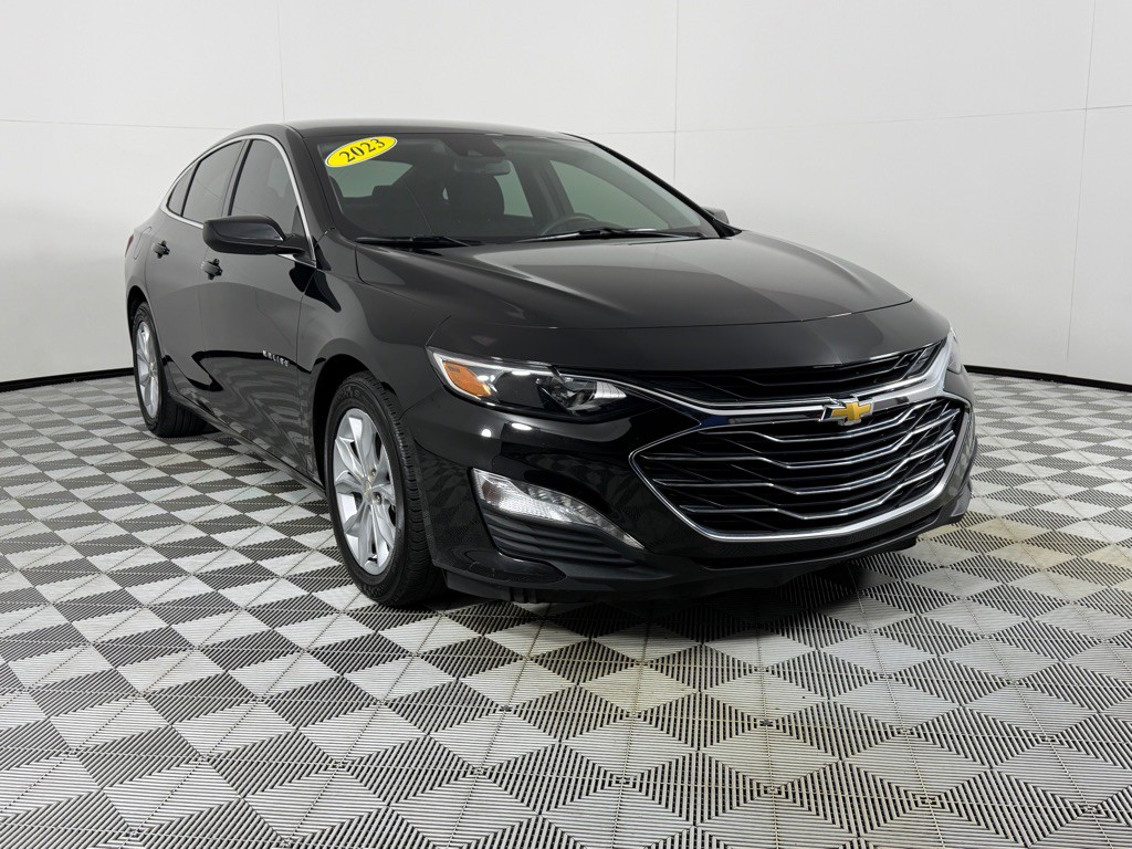 2023 Chevrolet Malibu Image 3