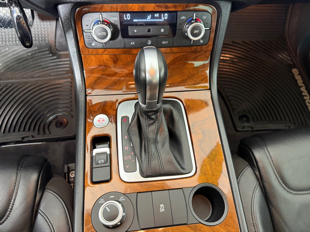 2014 Volkswagen Touareg Image 13