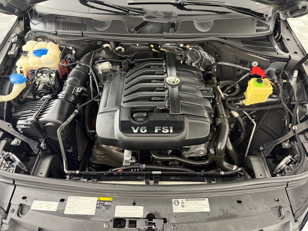 2014 Volkswagen Touareg Image 18
