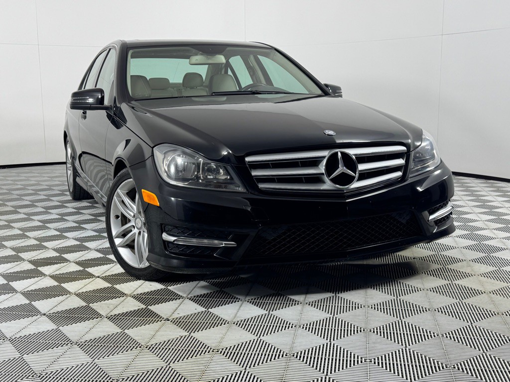 2012 Mercedes-Benz C-Class Image 2