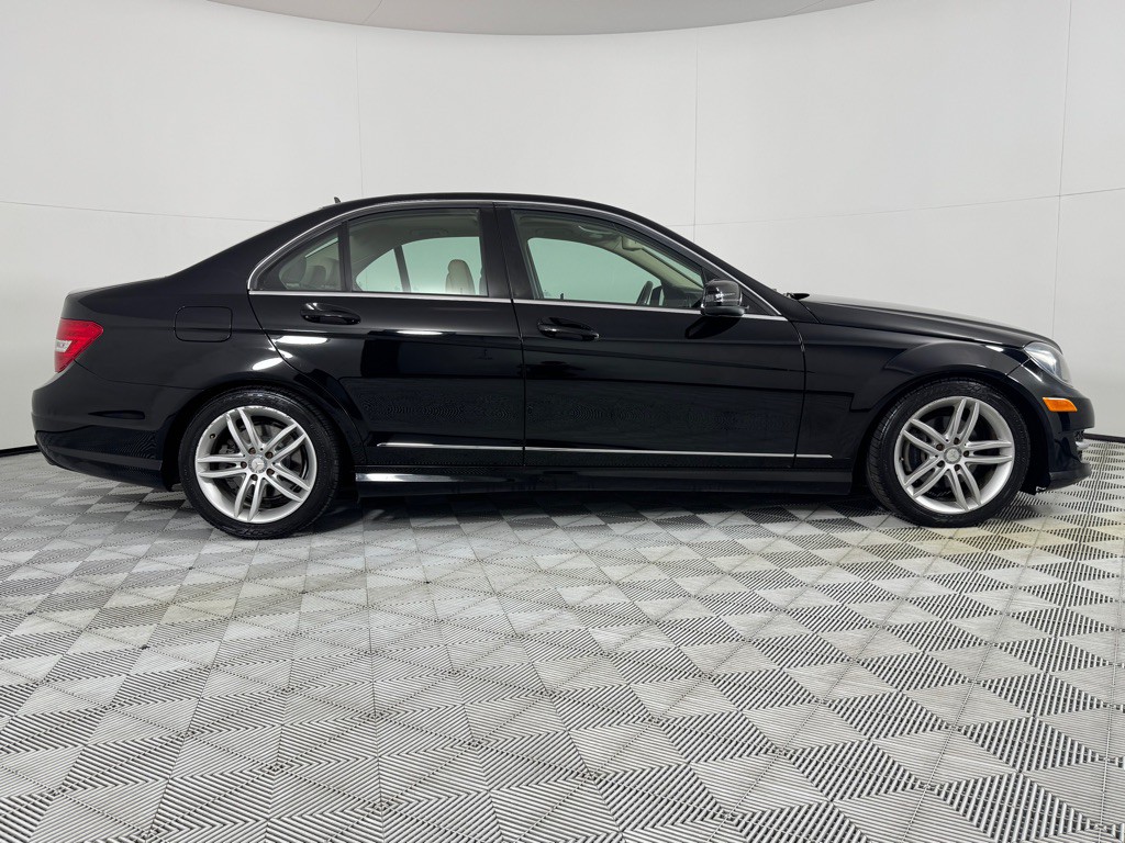 2012 Mercedes-Benz C-Class Image 4