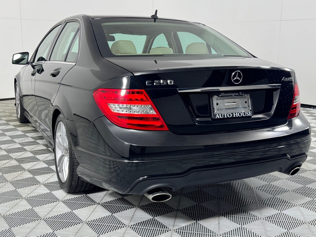 2012 Mercedes-Benz C-Class Image 7